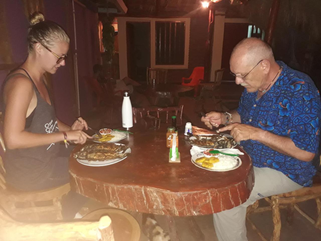 Bananas Guest House Private Room Altagracia Chambre photo